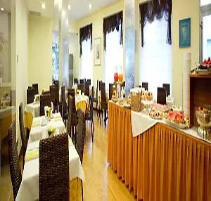 Daniele ホテル 4*